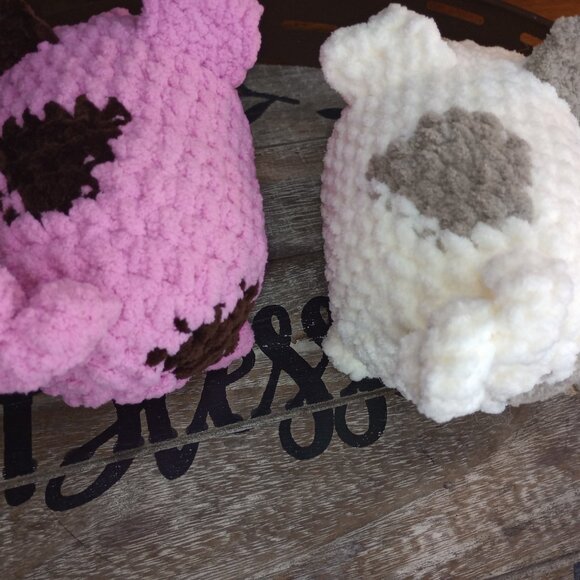 Muddy Chubby Pig! Bubblegum Pink!  Crochet Loaf Pigs are here!  Handmade by ME! - Picture 4 of 6